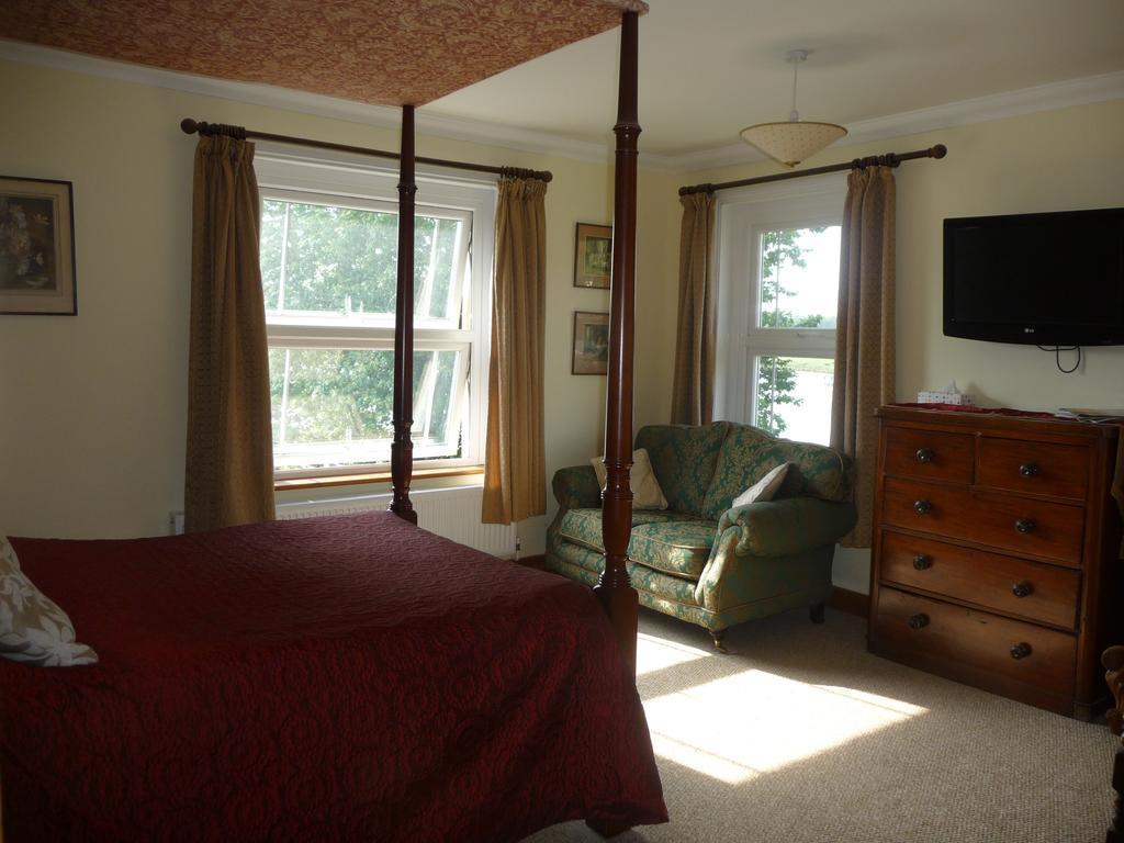 Ivy Hall Wootton Bridge  Room photo