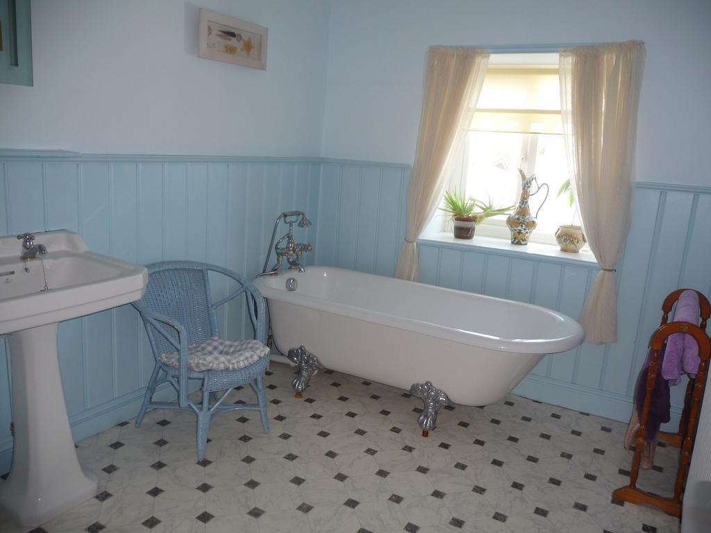 Ivy Hall Wootton Bridge  Room photo