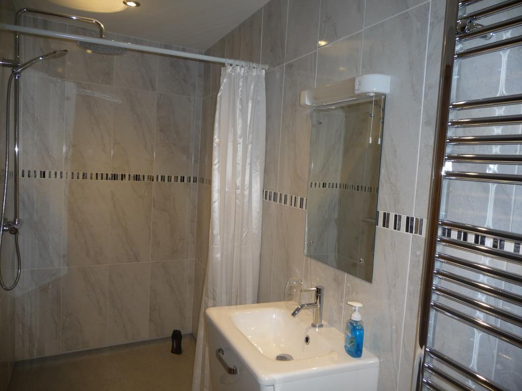 Ivy Hall Wootton Bridge  Room photo